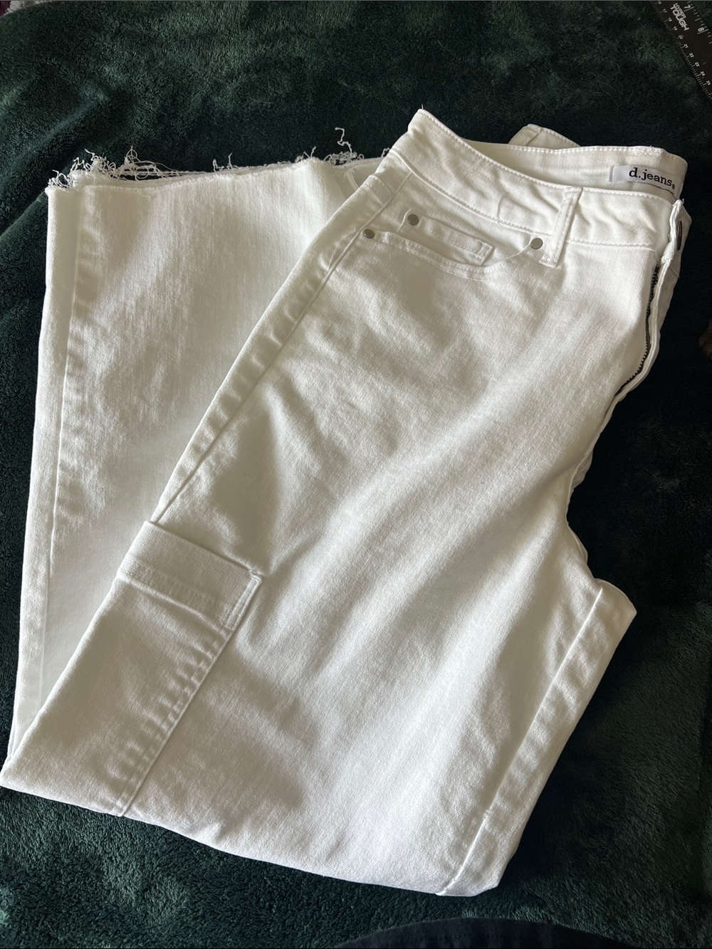 d. jeans White Straight-Leg Jeans with Raw Hem and side pockets